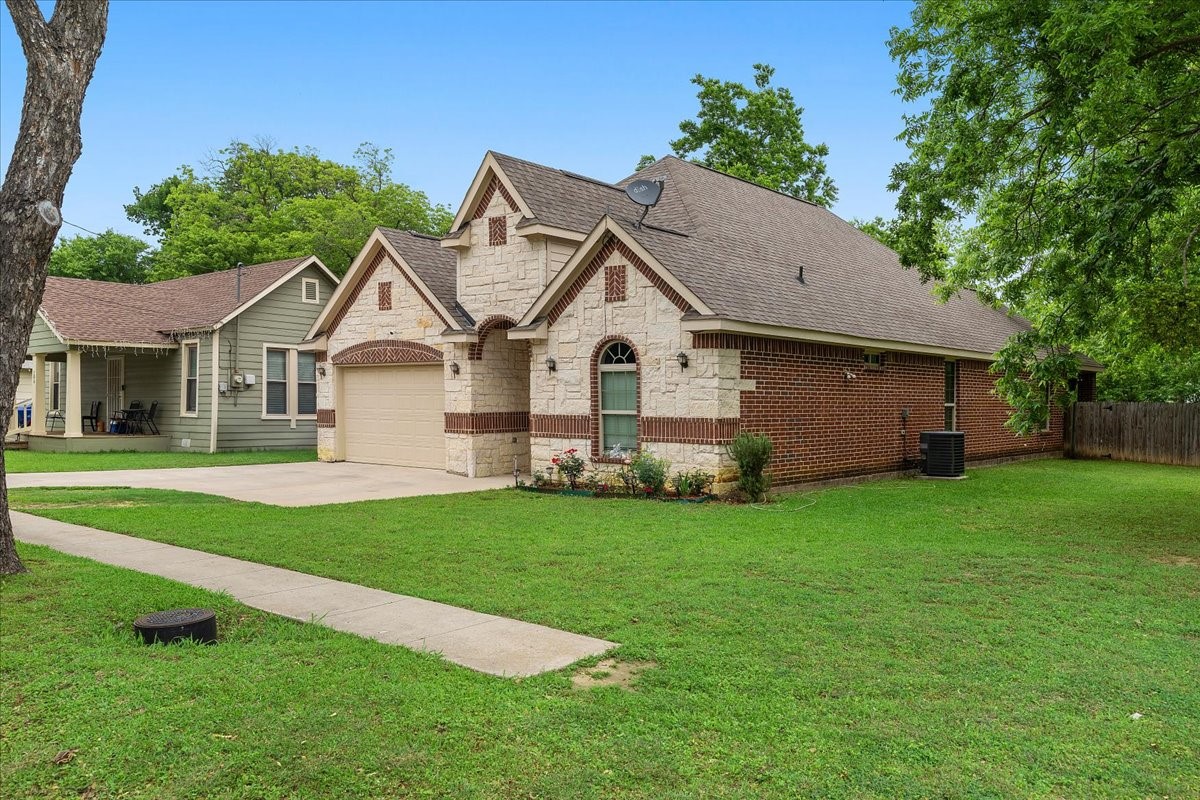 502 Ritchey Street Gainesville TX 76240
