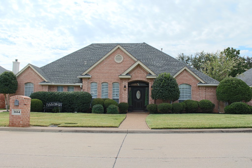 1664 Oak Creek Drive Hurst TX 76054