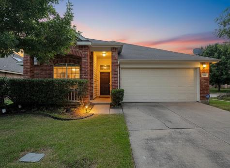 800 Warbler Aubrey TX 76227