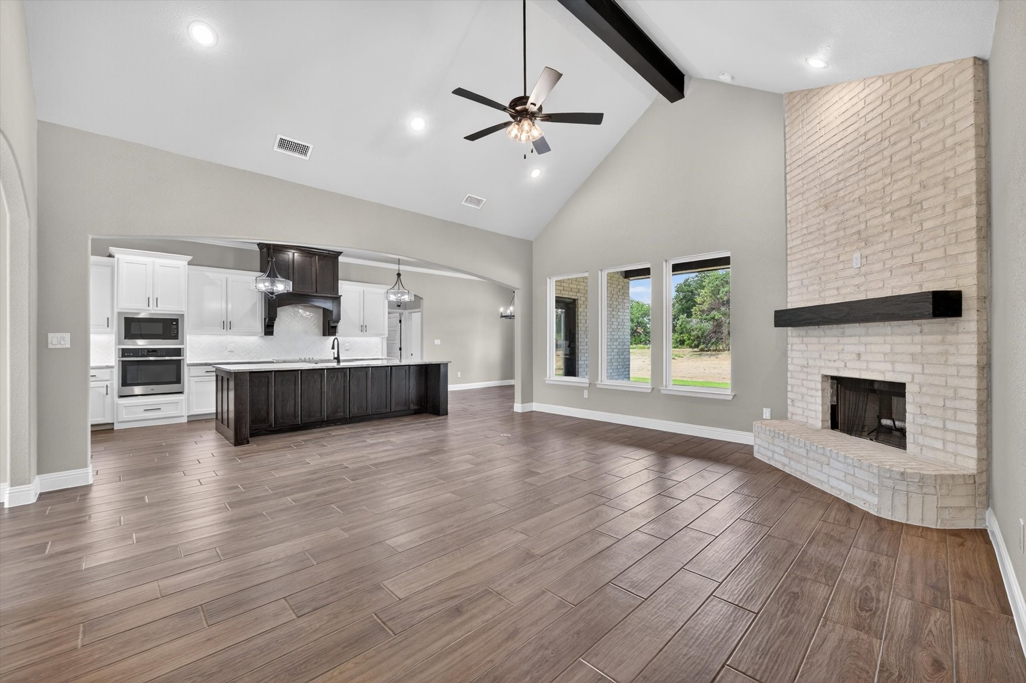 1045 Arbor Vista Drive Azle TX 76020