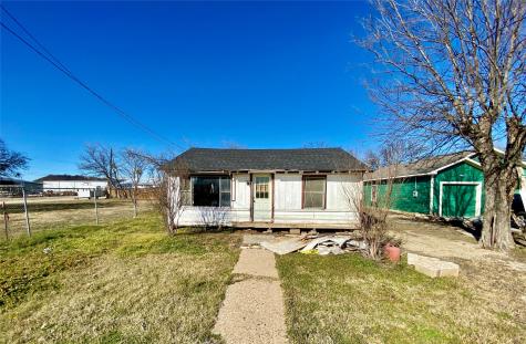 1403 SE Martin Luther King Jr Street Mineral Wells TX 76067