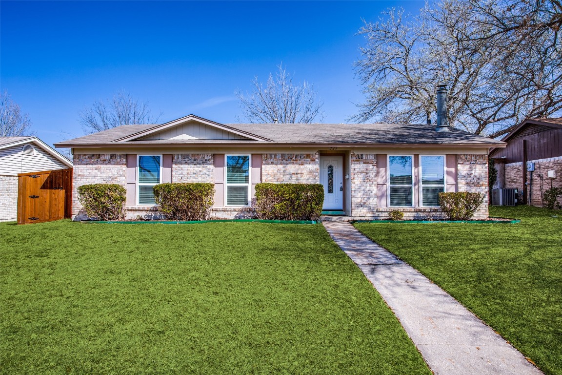 1729 Millwick Street Garland TX 75044