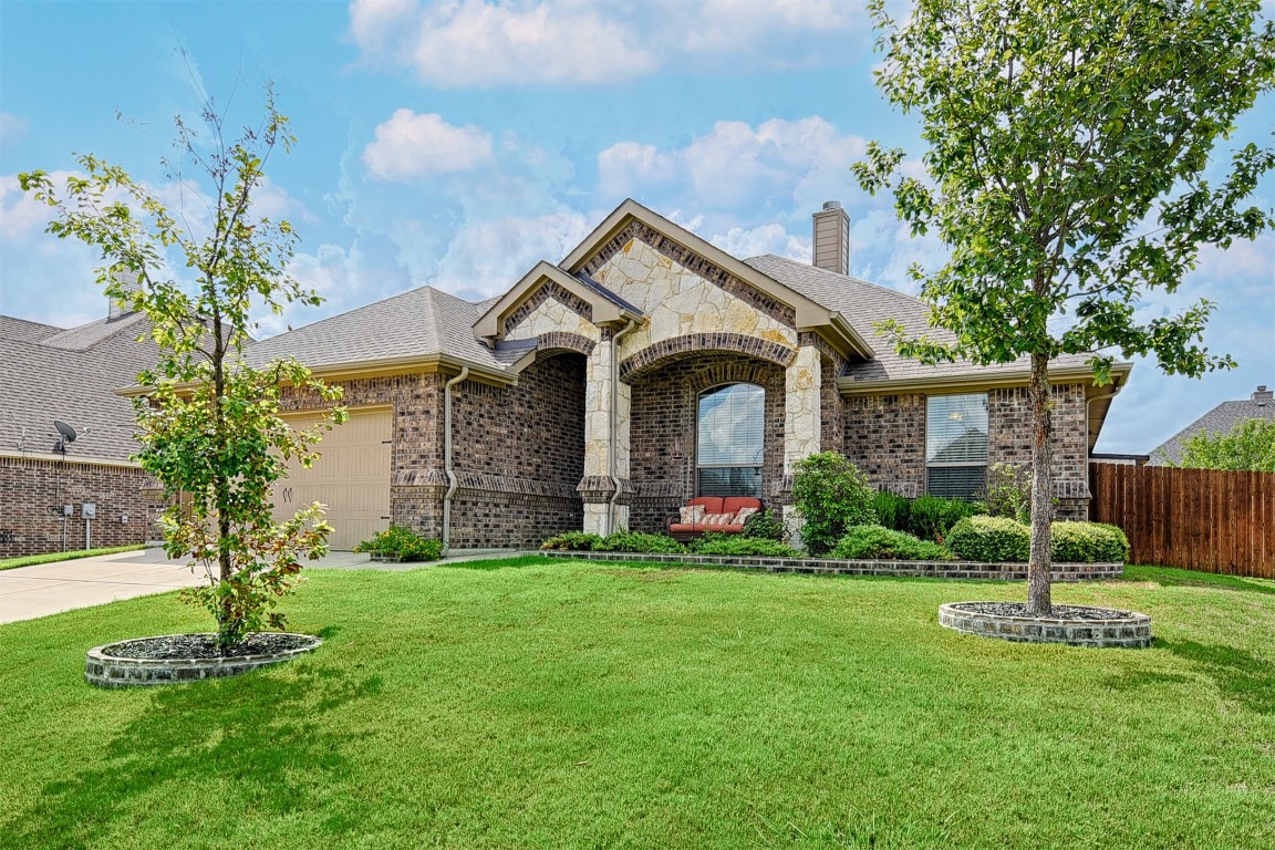 210 Canterbury Court Midlothian TX 76065
