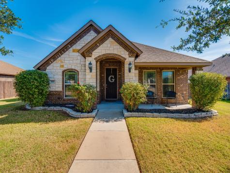 102 Cambridge Street Waxahachie TX 75165