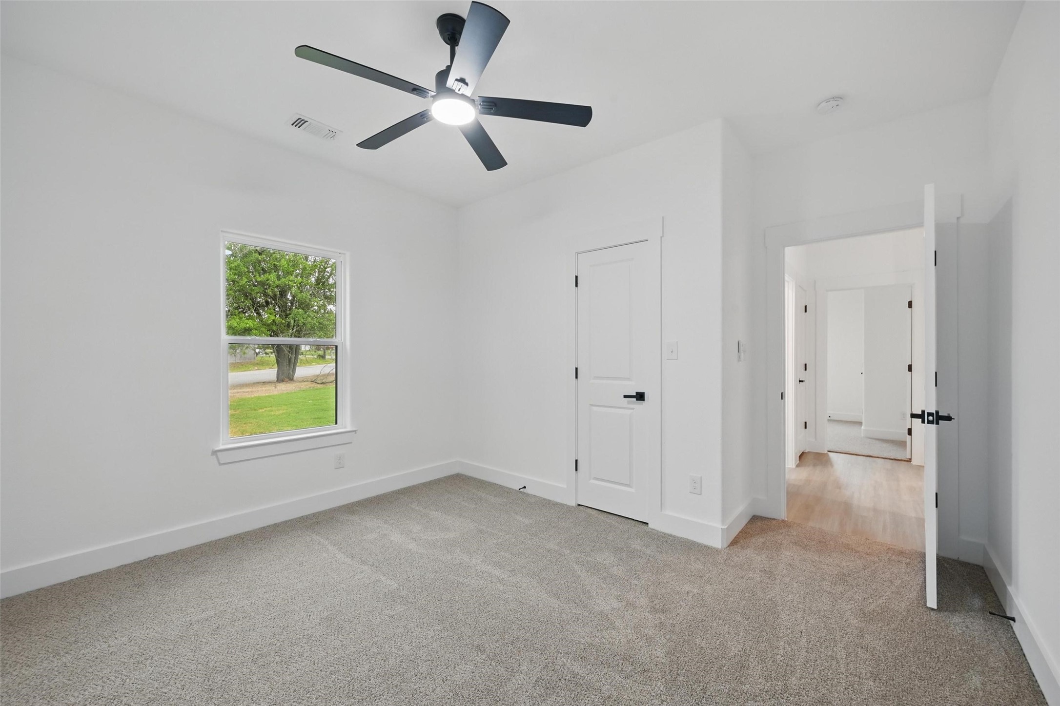 2738 W Washington Street Denison TX 75020