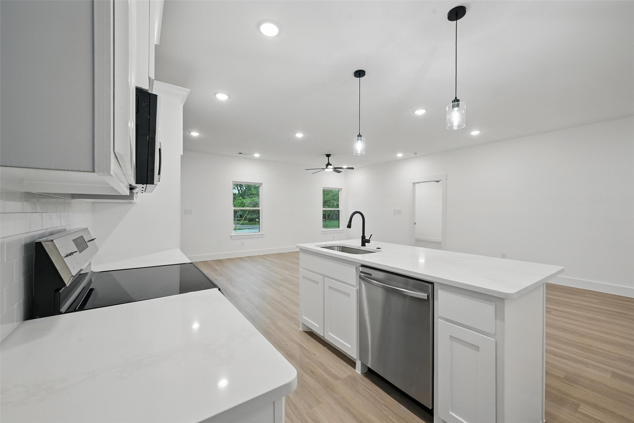 2738 W Washington Street Denison TX 75020
