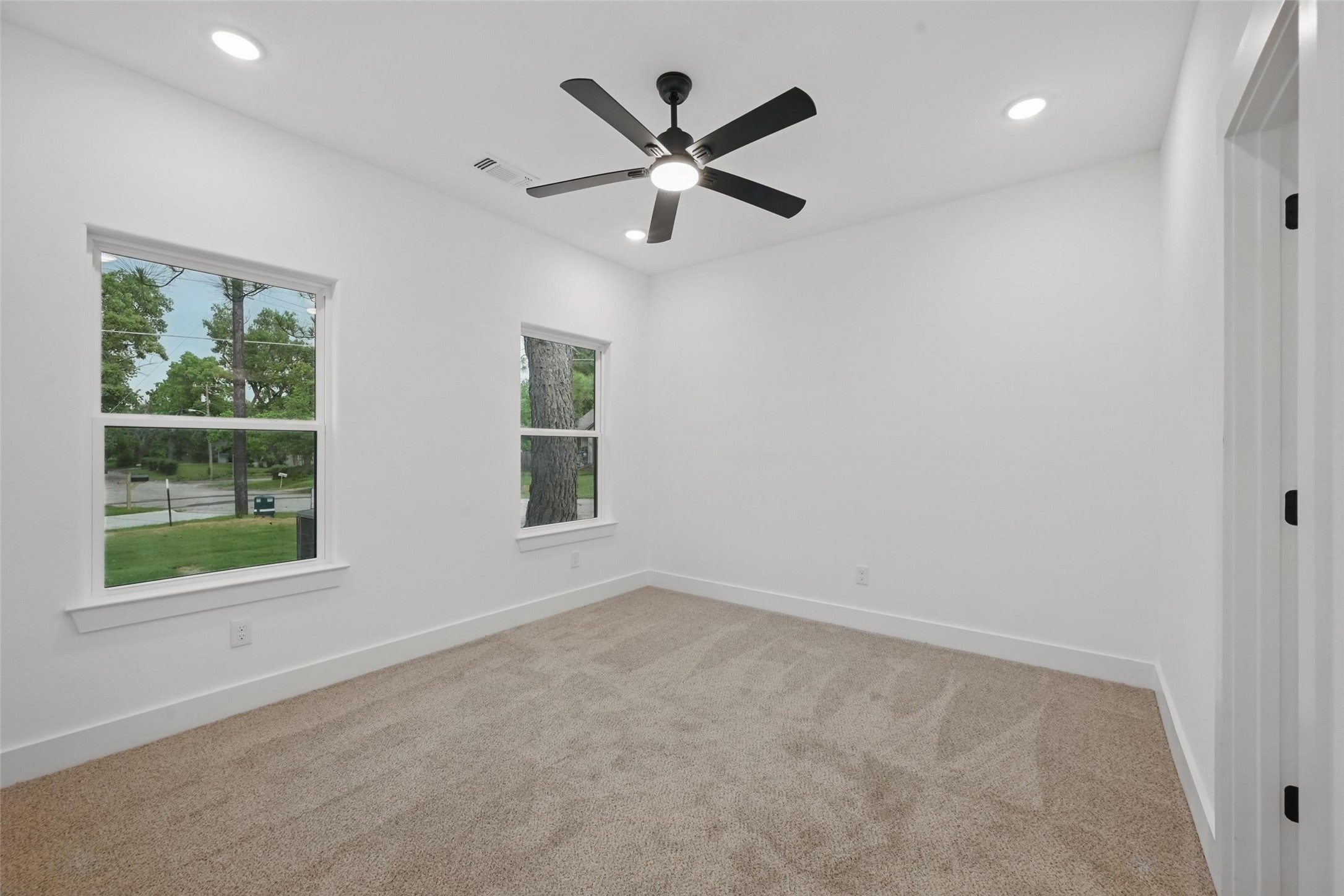 2738 W Washington Street Denison TX 75020