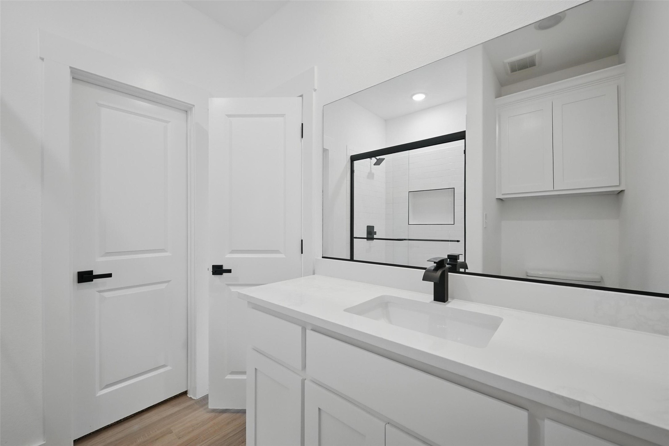 2738 W Washington Street Denison TX 75020