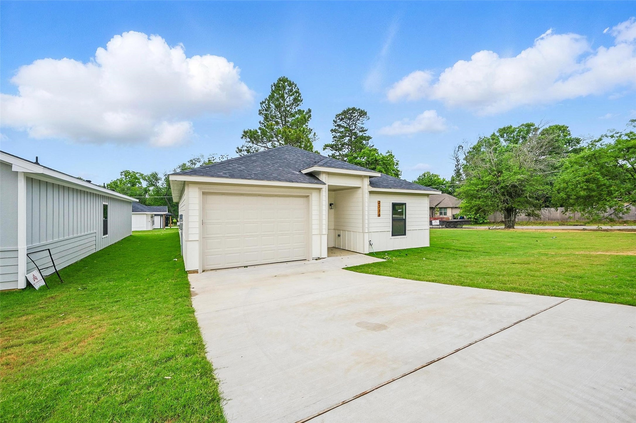 2738 W Washington Street Denison TX 75020
