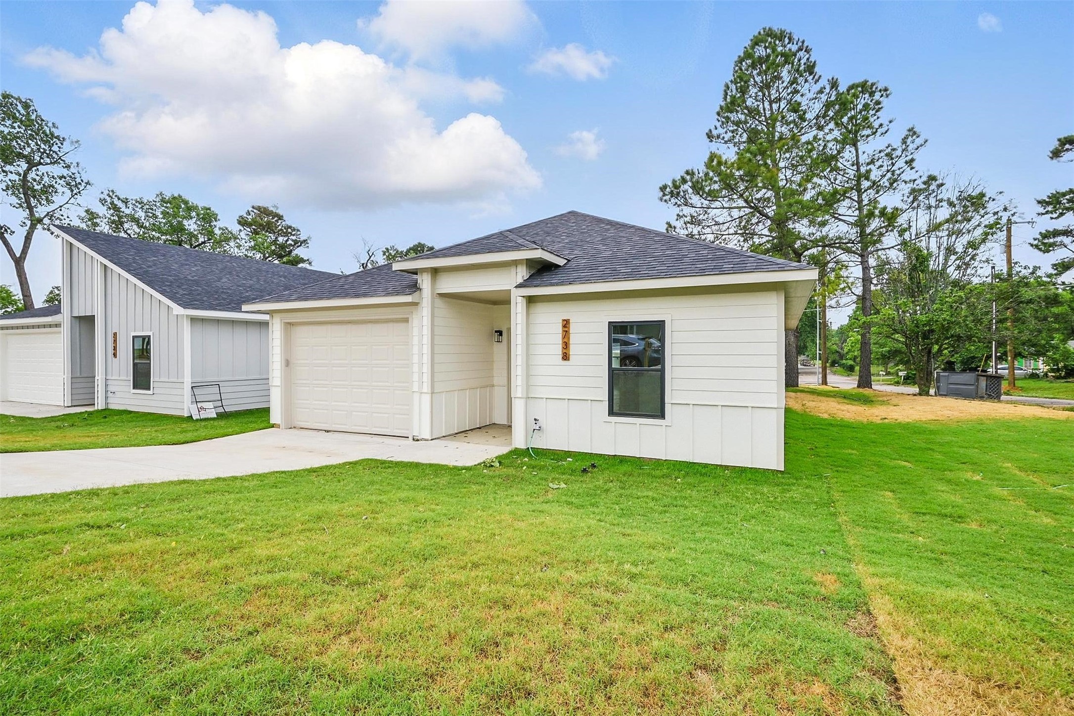 2738 W Washington Street Denison TX 75020