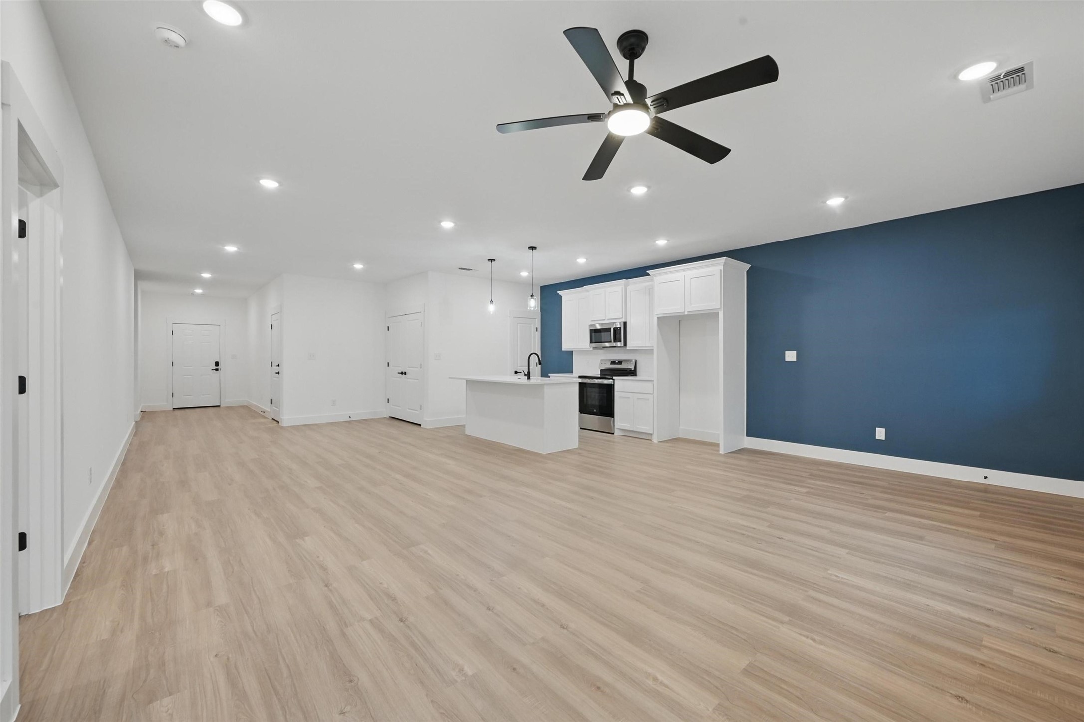 2738 W Washington Street Denison TX 75020
