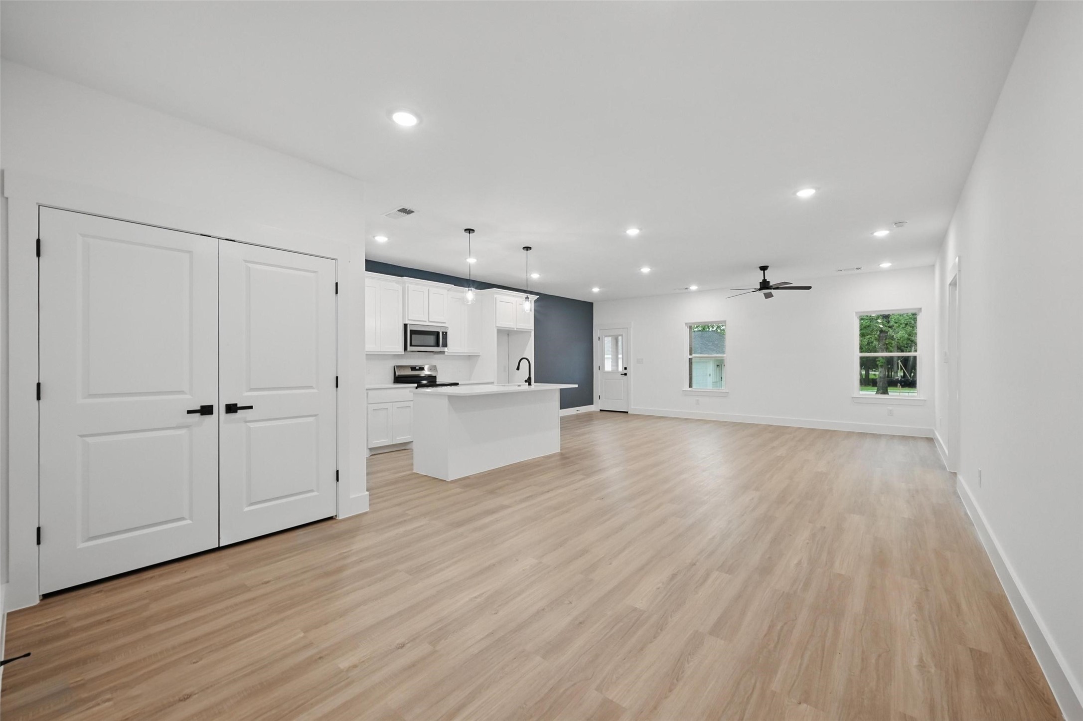 2738 W Washington Street Denison TX 75020