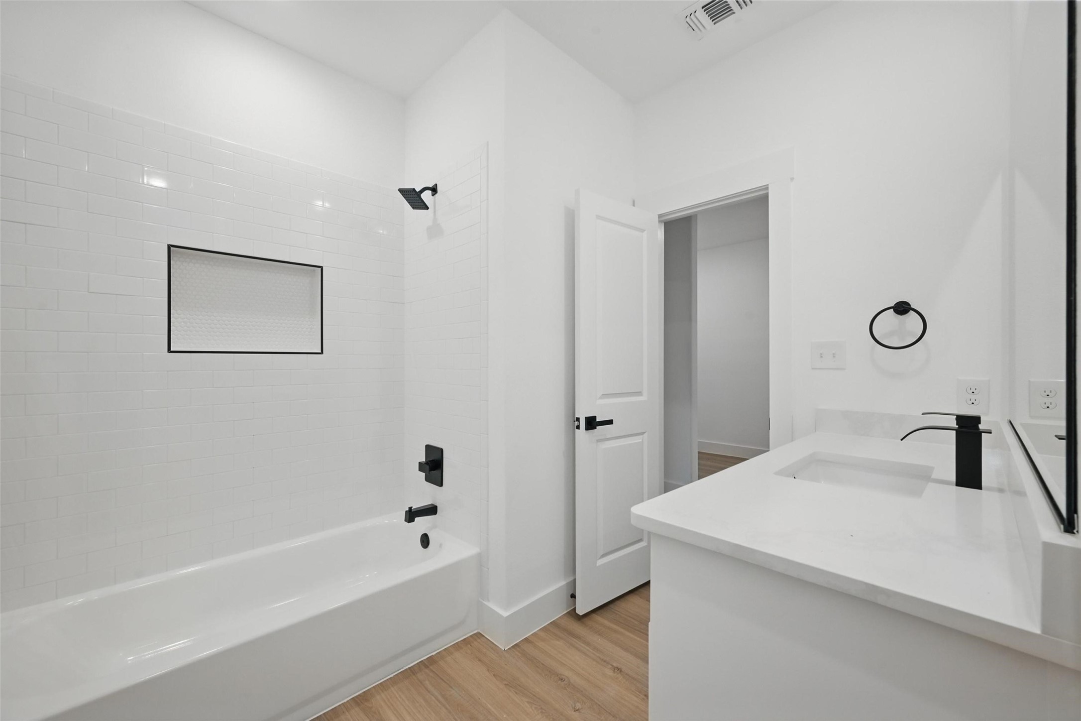 2738 W Washington Street Denison TX 75020