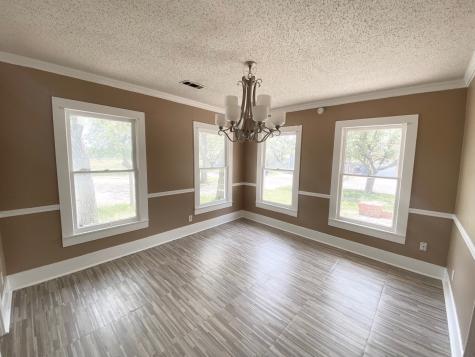 106 W Decatur Street Ennis TX 75119