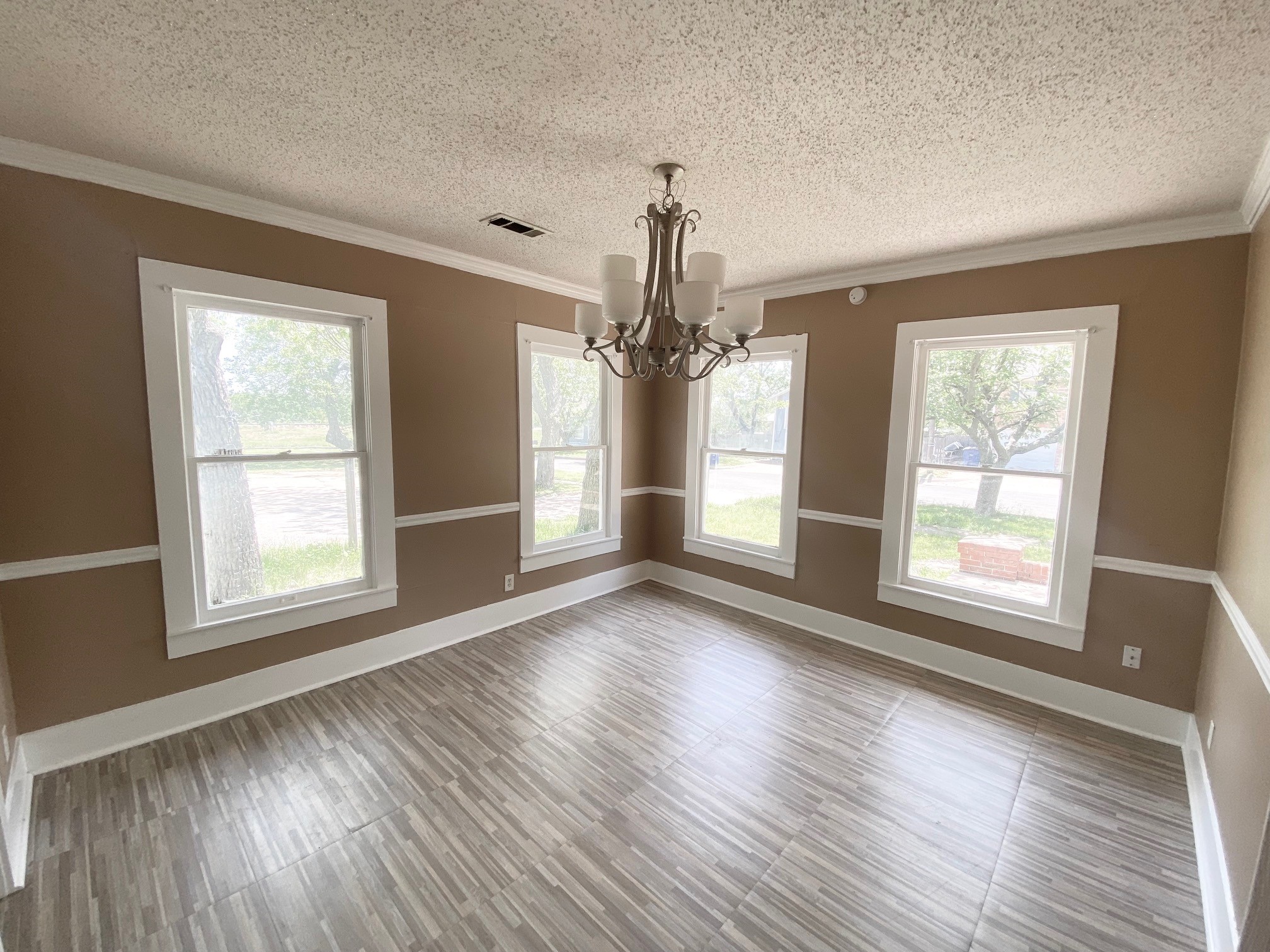 106 W Decatur Street Ennis TX 75119