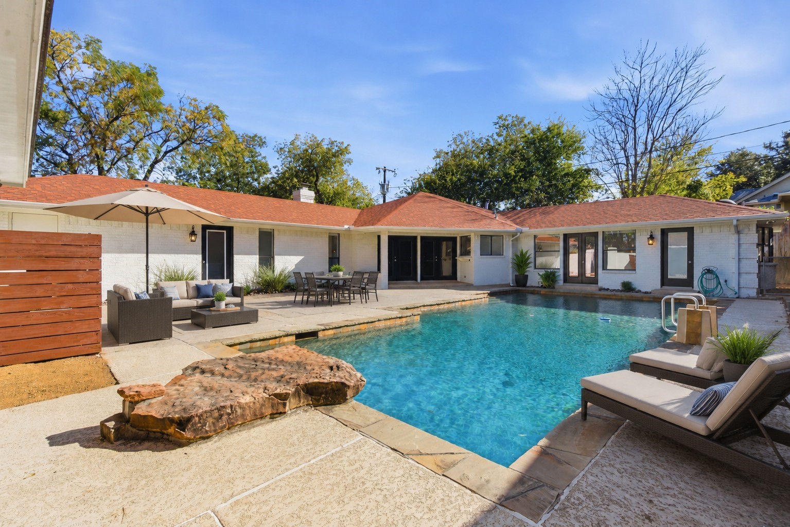 2201 Mistletoe Boulevard Fort Worth TX 76110