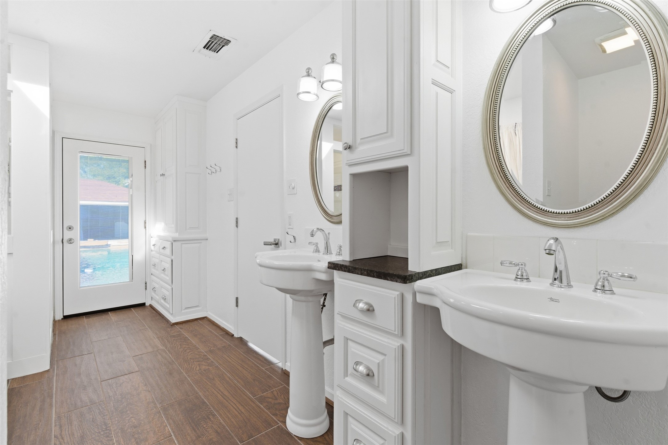 2201 Mistletoe Boulevard Fort Worth TX 76110