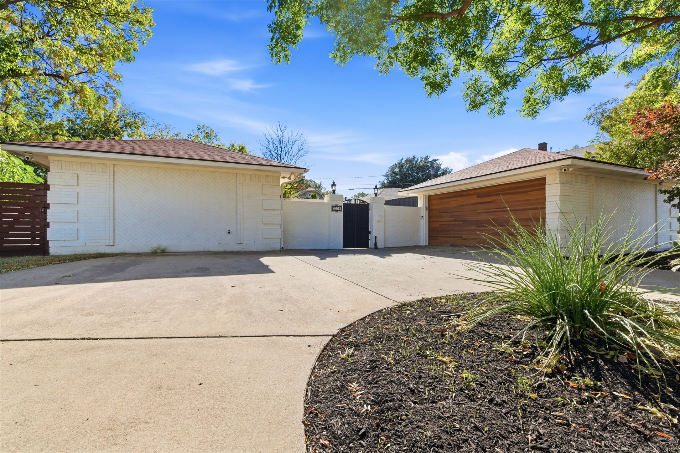 2201 Mistletoe Boulevard Fort Worth TX 76110