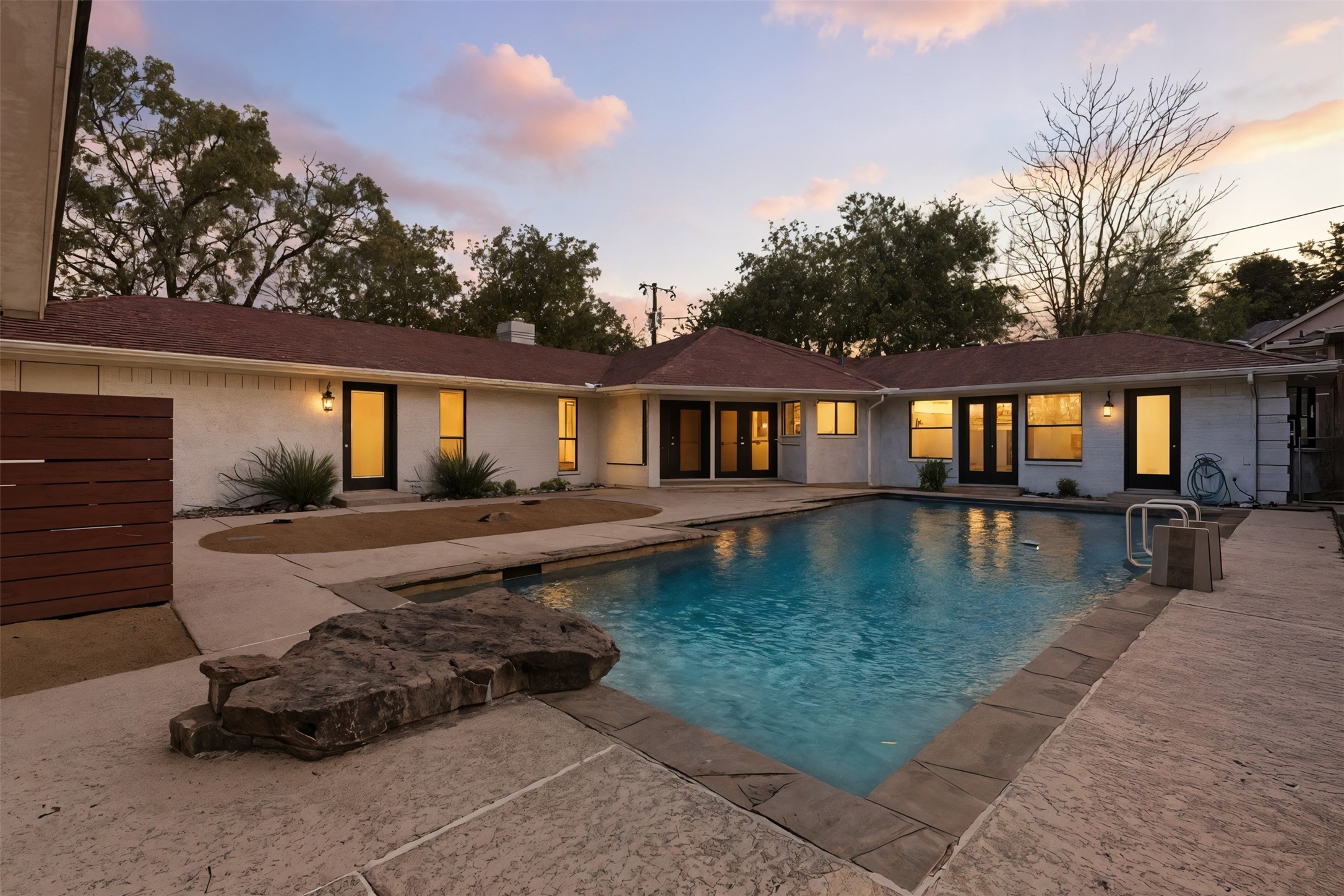 2201 Mistletoe Boulevard Fort Worth TX 76110