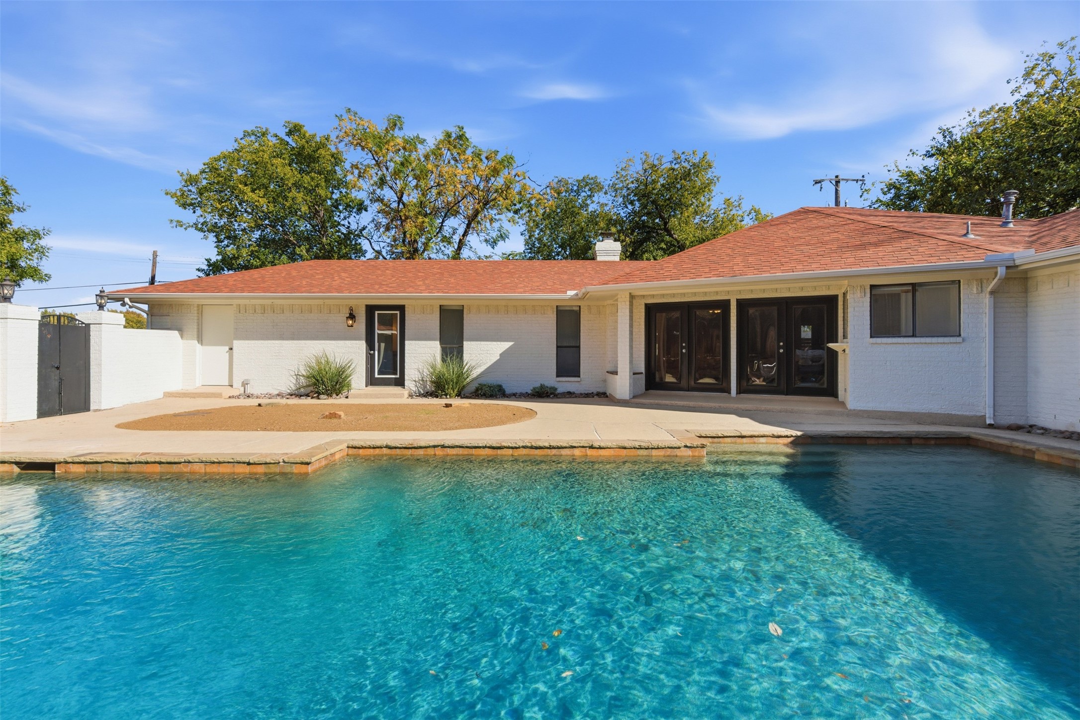 2201 Mistletoe Boulevard Fort Worth TX 76110