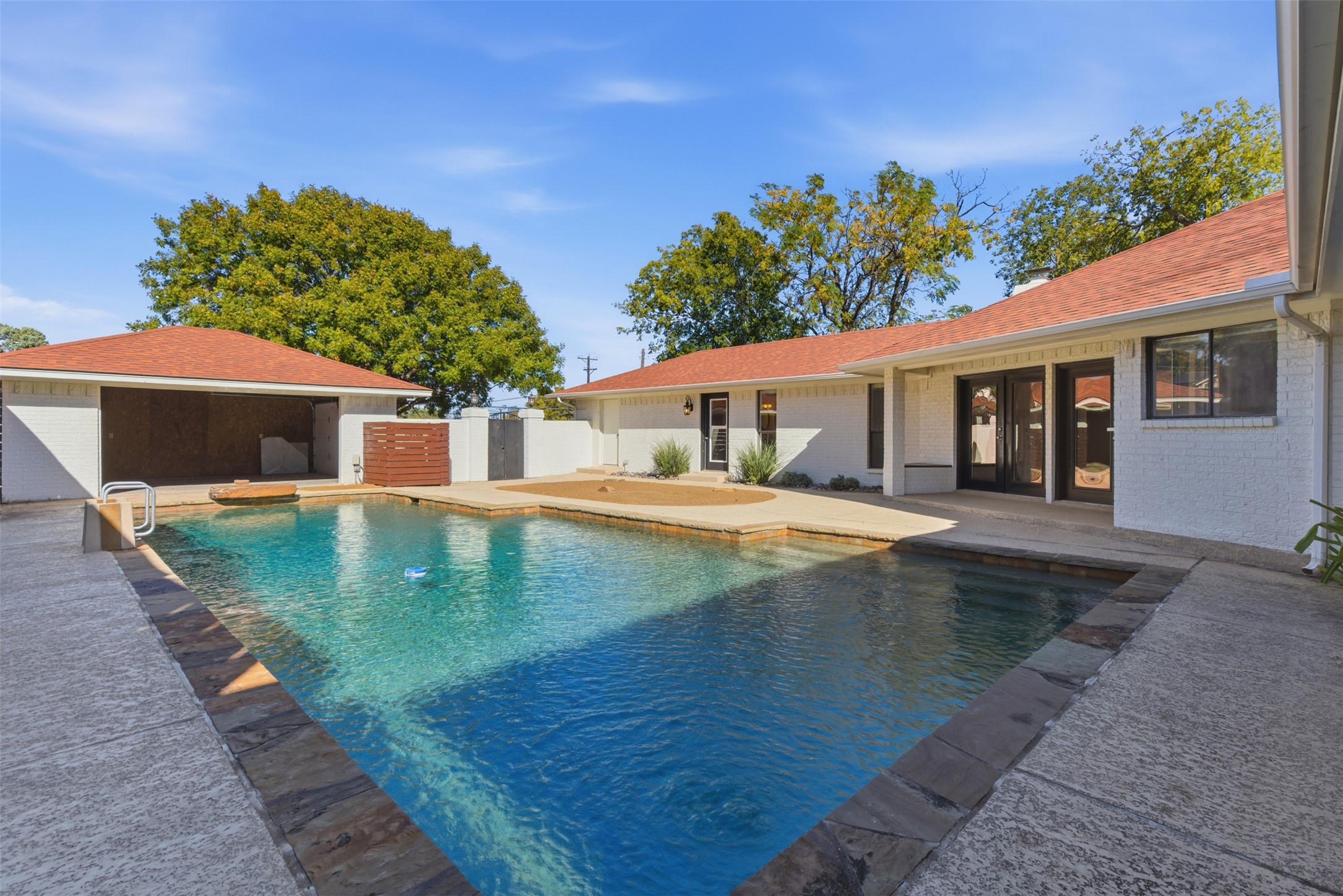 2201 Mistletoe Boulevard Fort Worth TX 76110