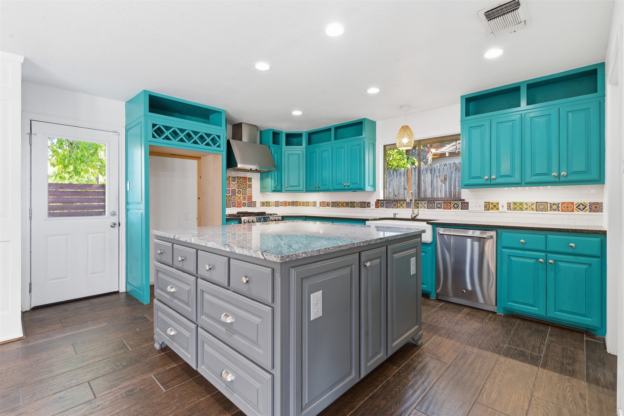 2201 Mistletoe Boulevard Fort Worth TX 76110