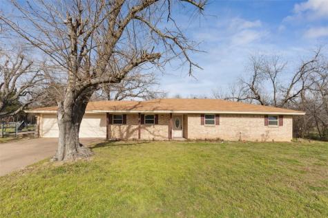 311 E Wilbarger Street Bowie TX 76230