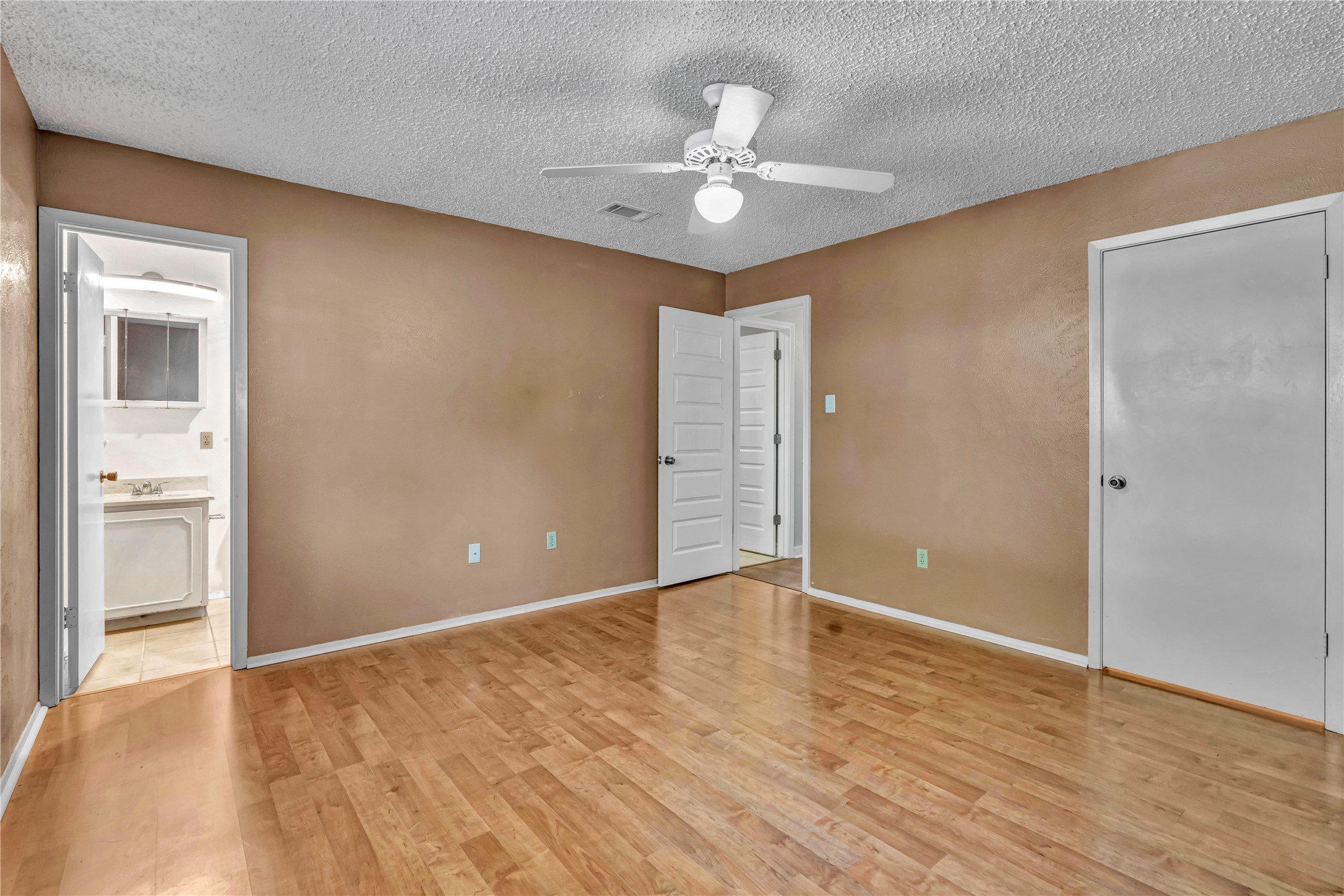 7625 Portman Avenue Fort Worth TX 76112