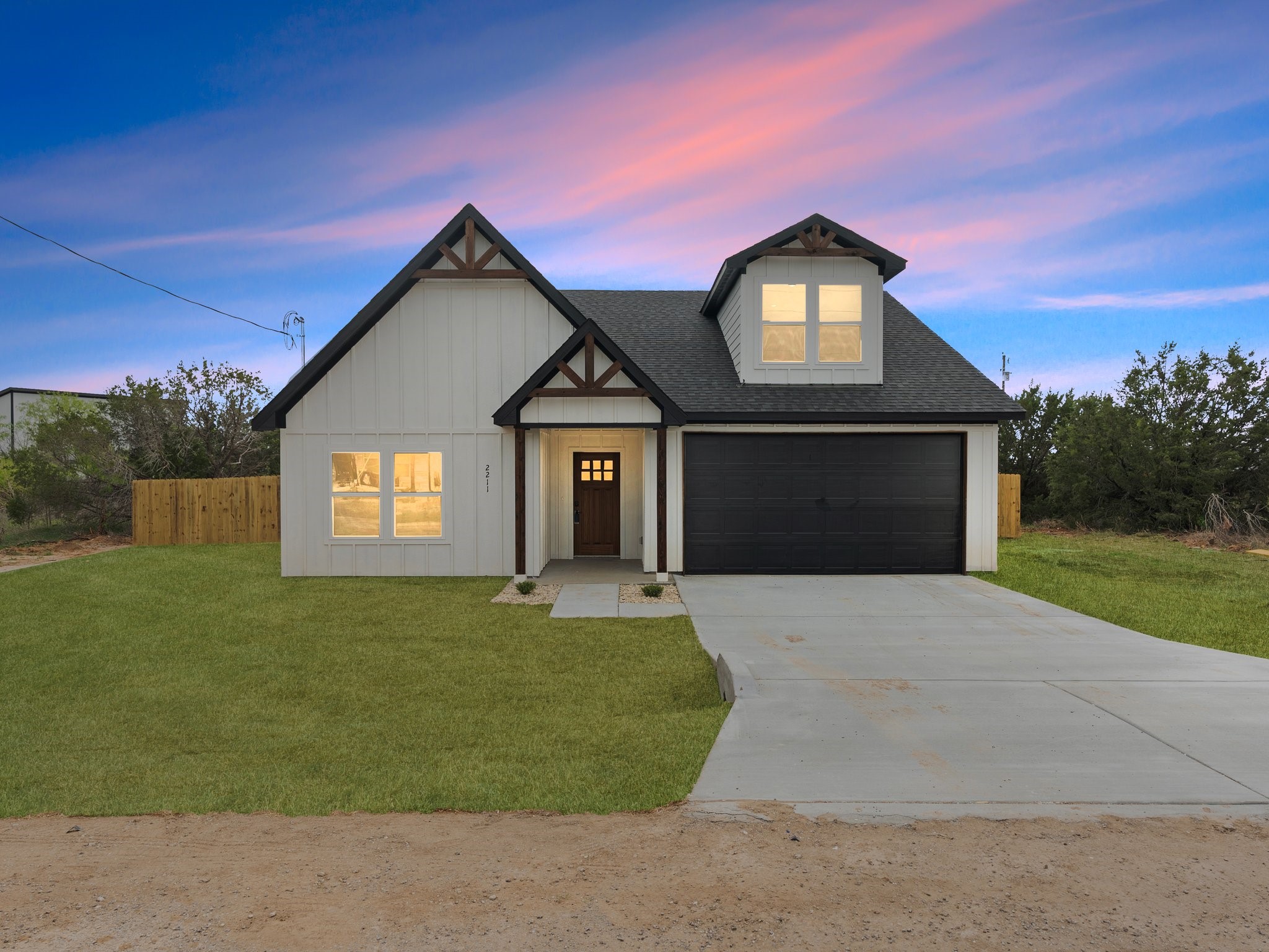 2211 Woodcrest Trail Granbury TX 76048