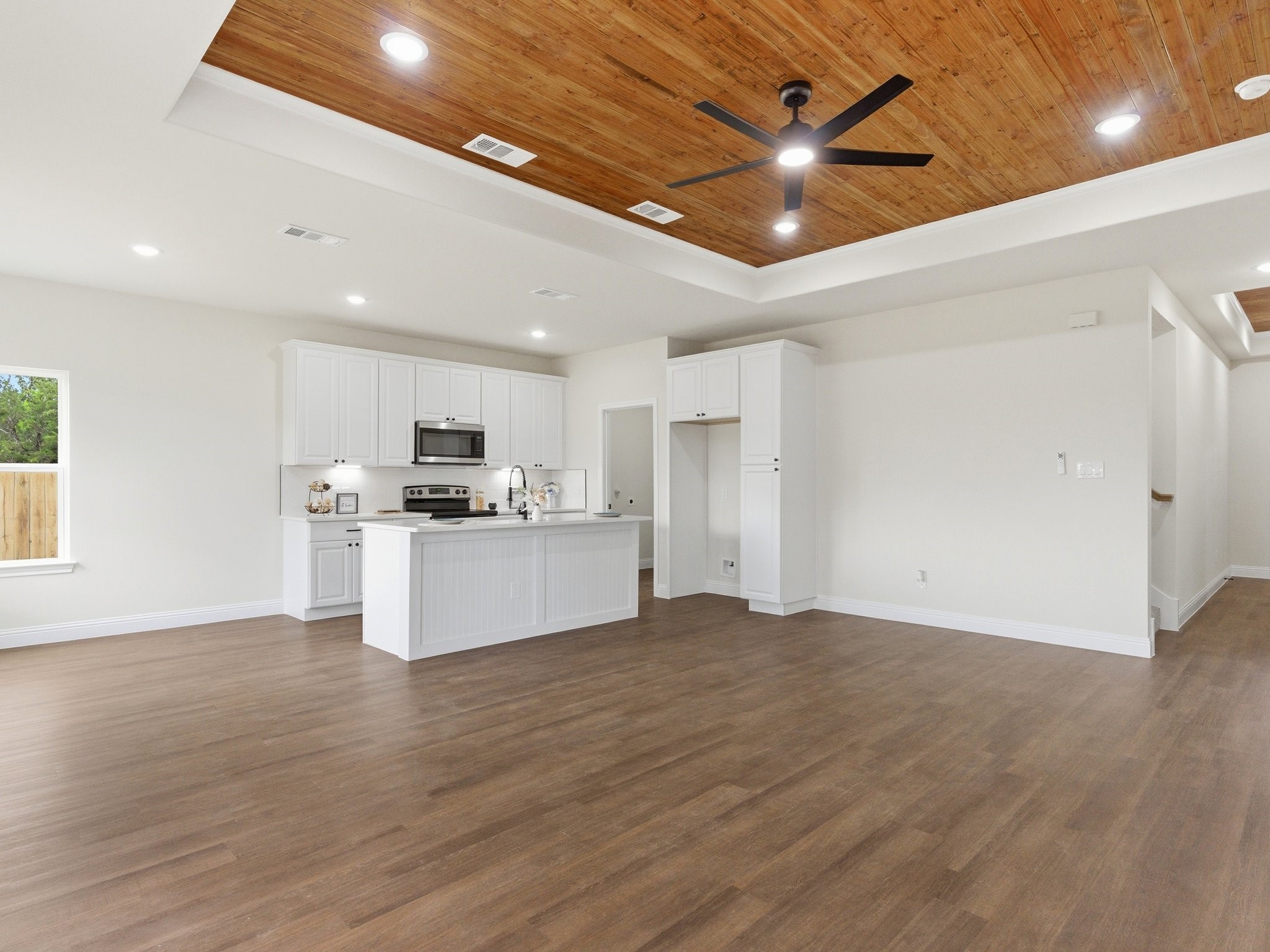 2211 Woodcrest Trail Granbury TX 76048