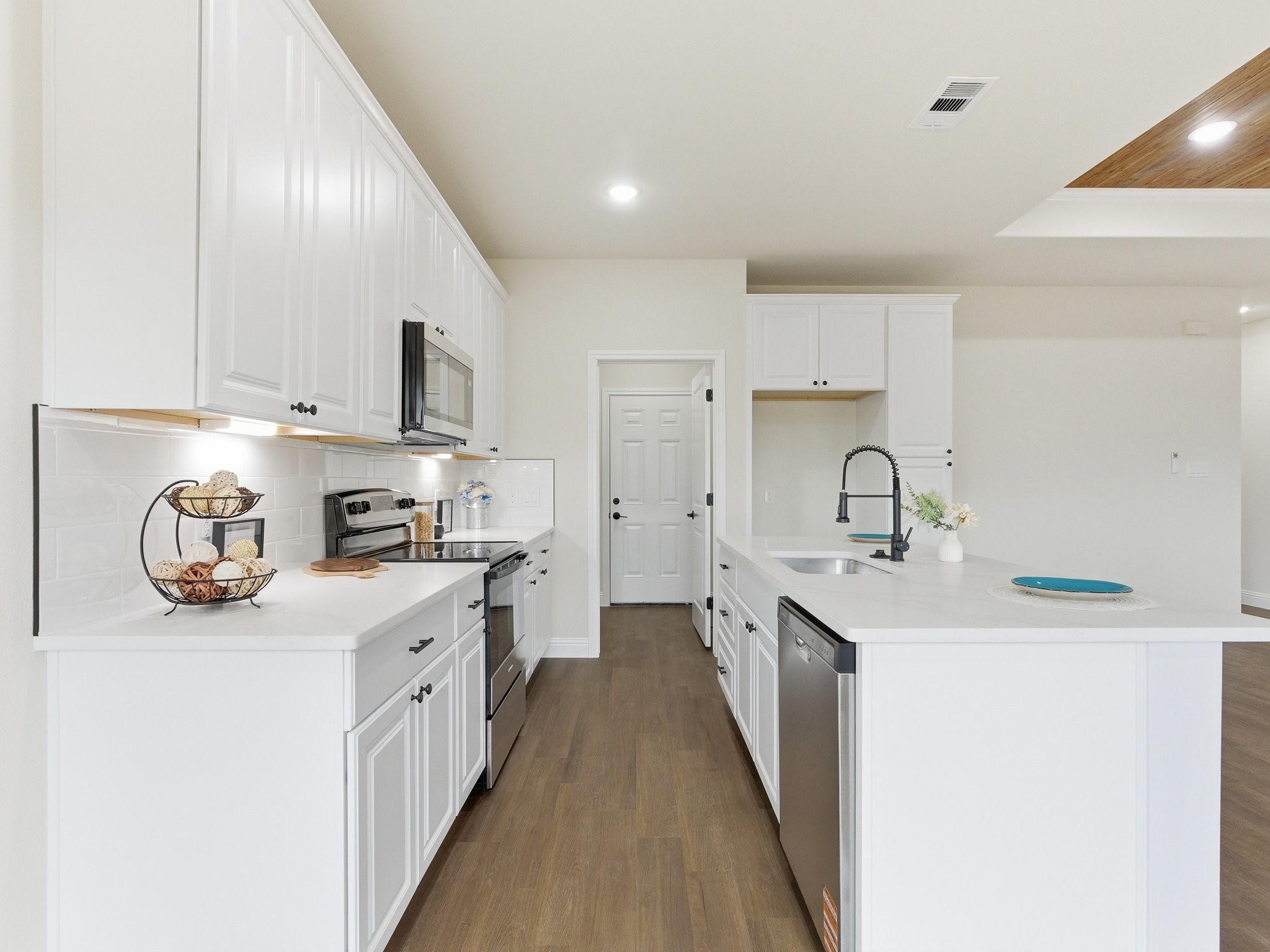 2211 Woodcrest Trail Granbury TX 76048