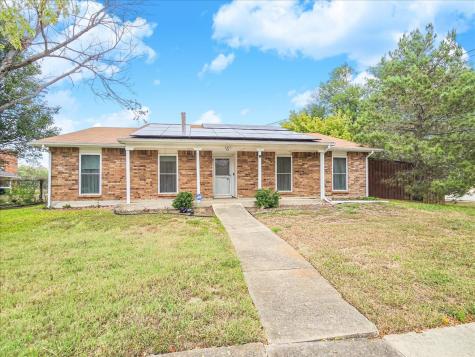 1802 Butterfield Trail Grand Prairie TX 75052