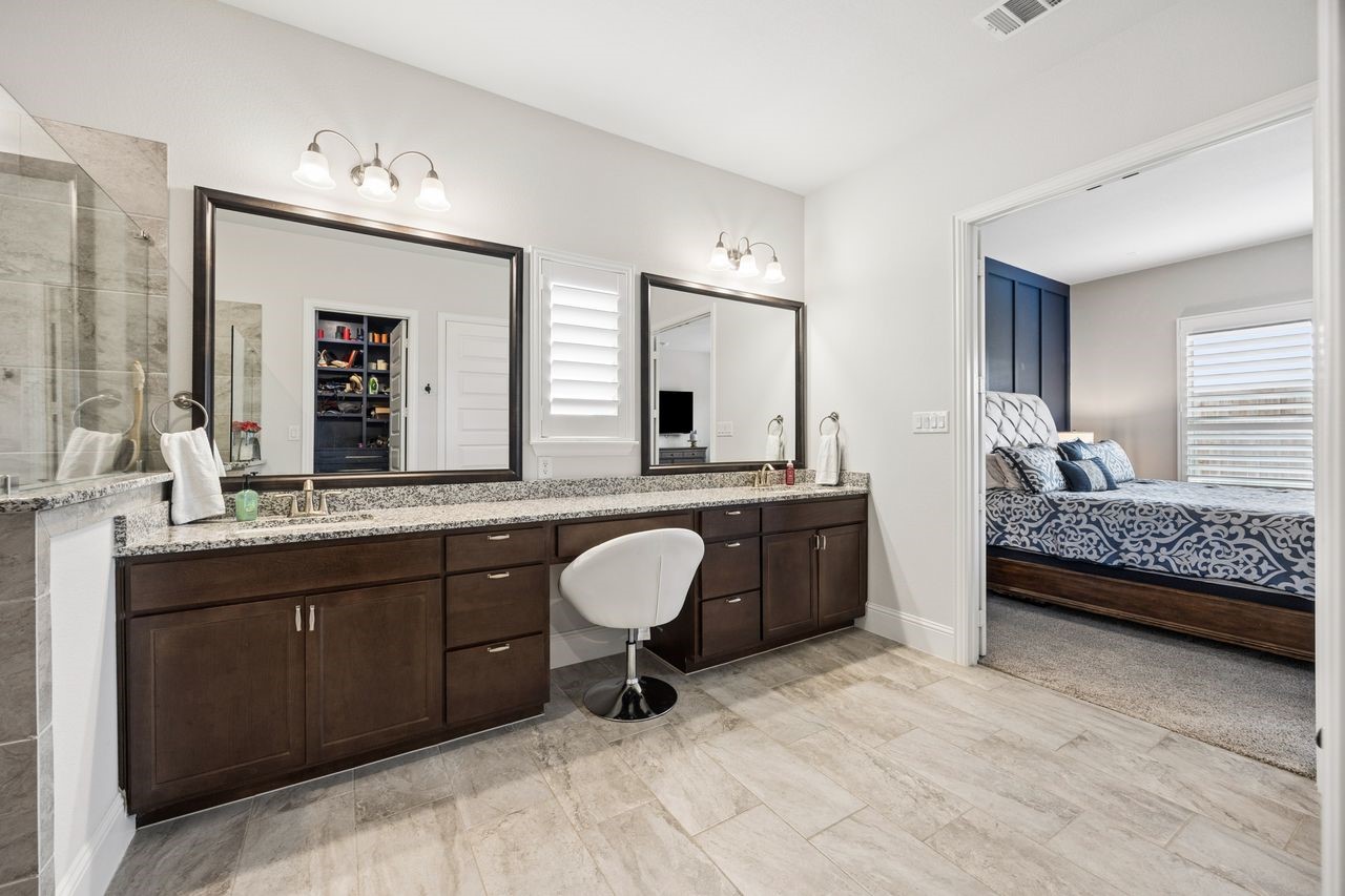 2700 Castlebridge The Colony TX 75056