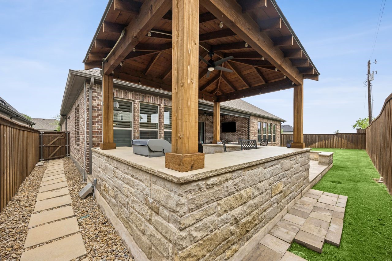 2700 Castlebridge The Colony TX 75056