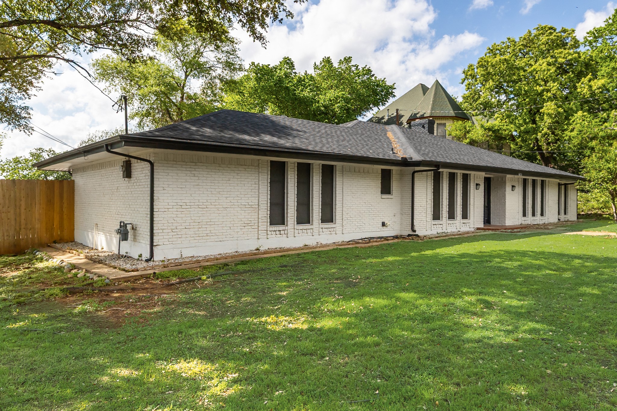 823 S Wildwood Drive Irving TX 75060