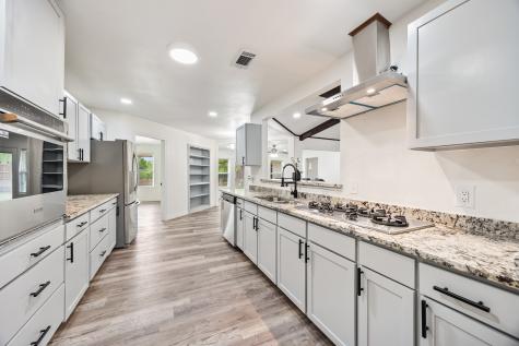 823 S Wildwood Drive Irving TX 75060