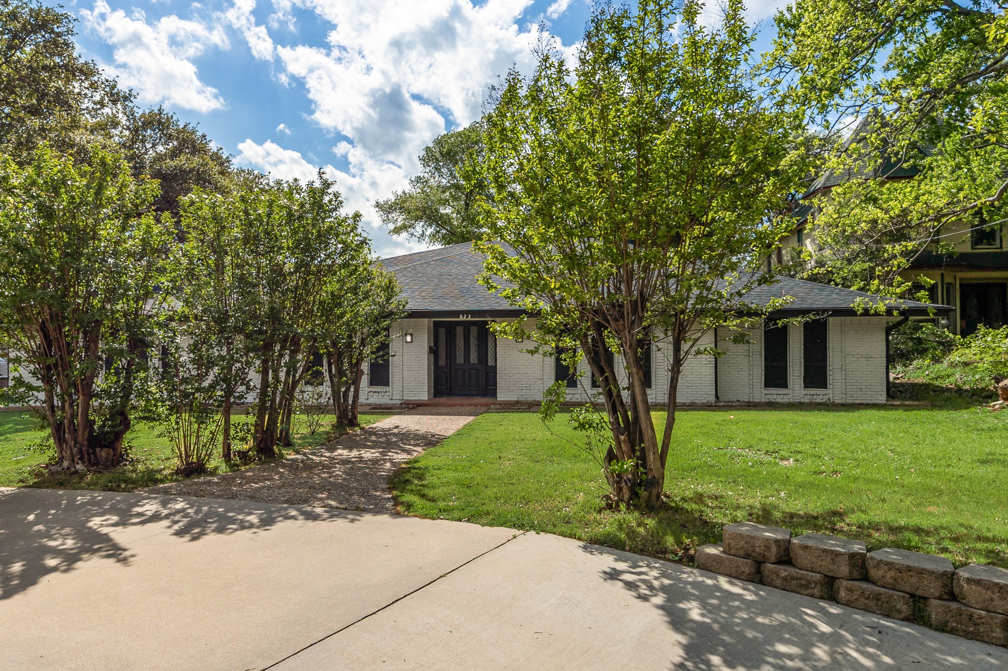 823 S Wildwood Drive Irving TX 75060