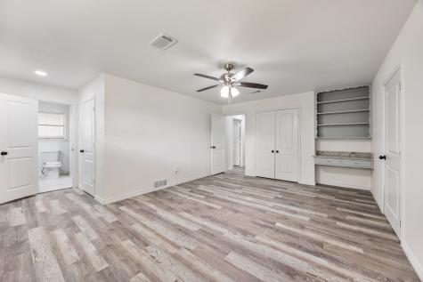 823 S Wildwood Drive Irving TX 75060