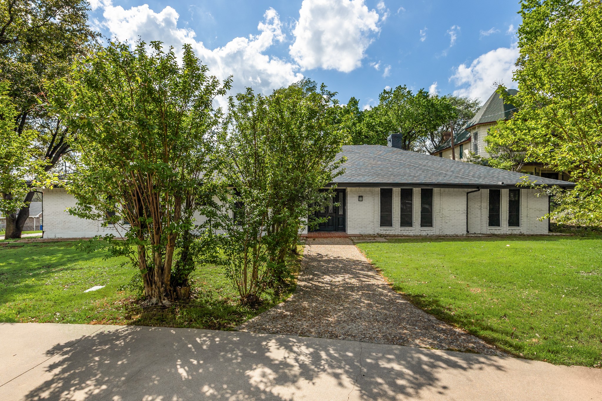 823 S Wildwood Drive Irving TX 75060