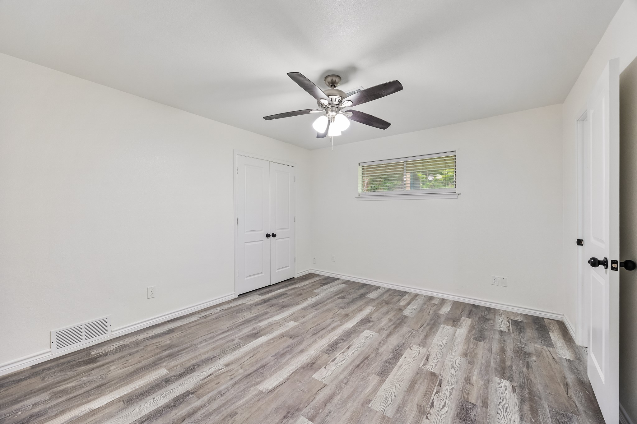 823 S Wildwood Drive Irving TX 75060