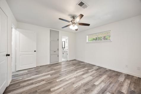 823 S Wildwood Drive Irving TX 75060
