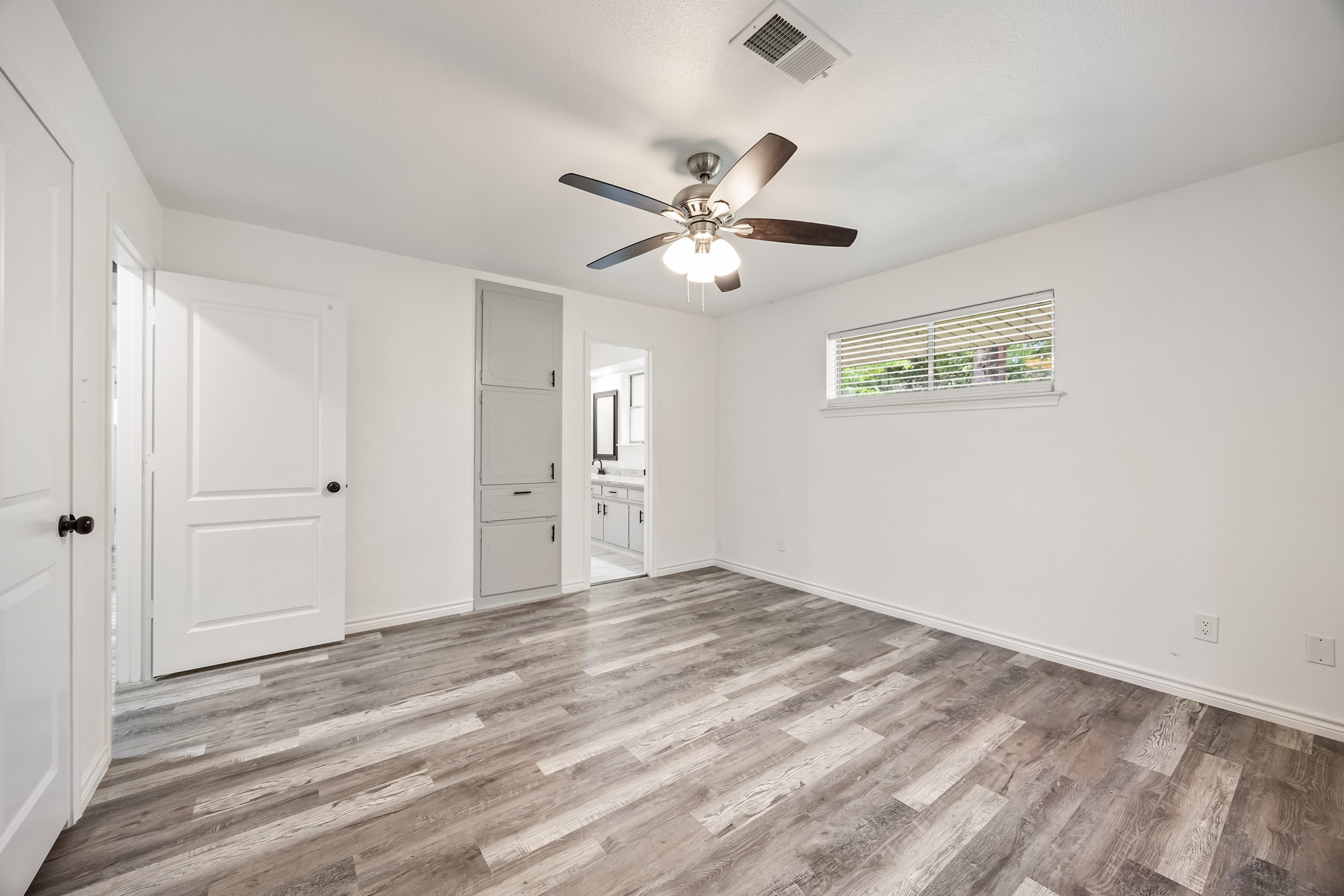 823 S Wildwood Drive Irving TX 75060