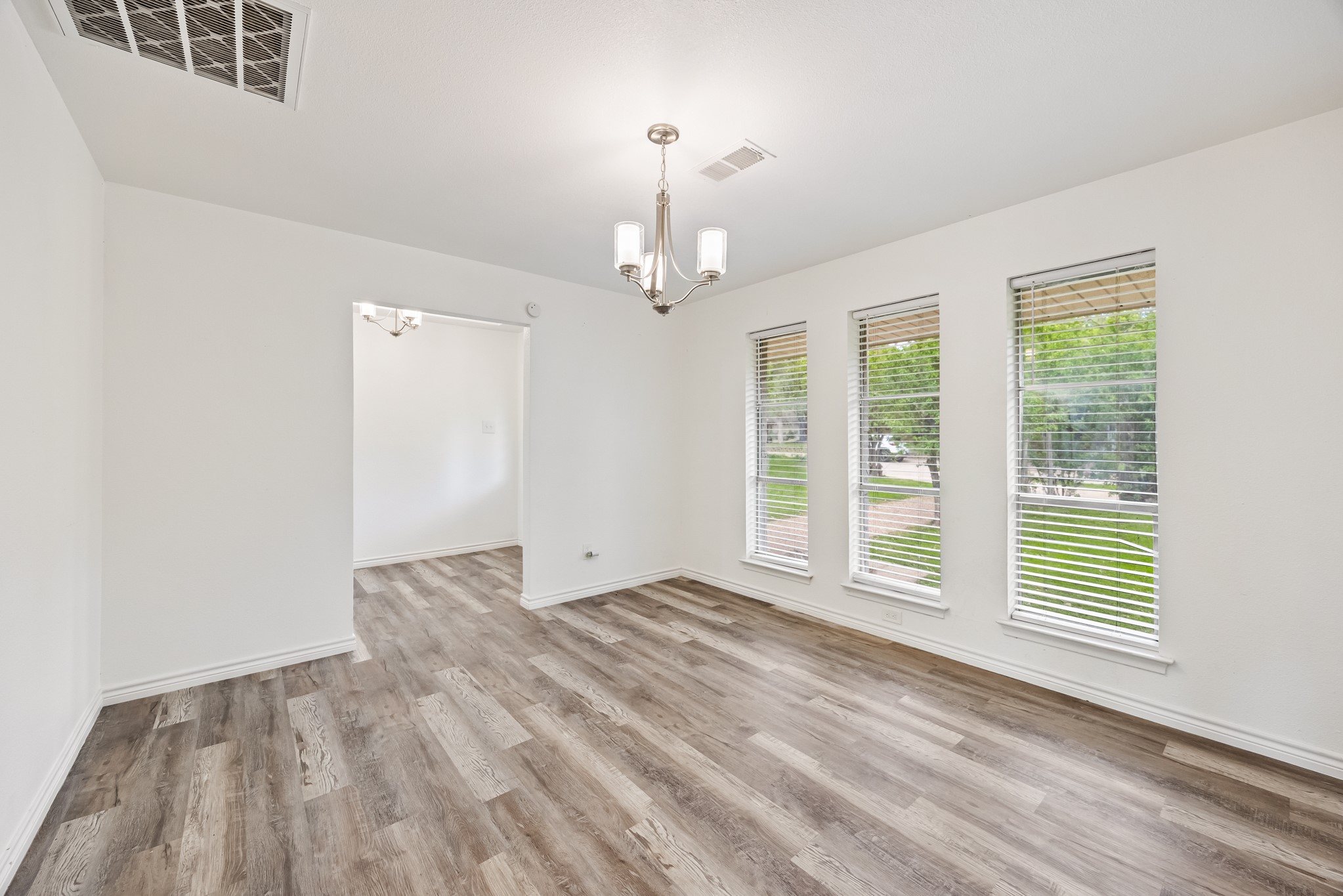 823 S Wildwood Drive Irving TX 75060