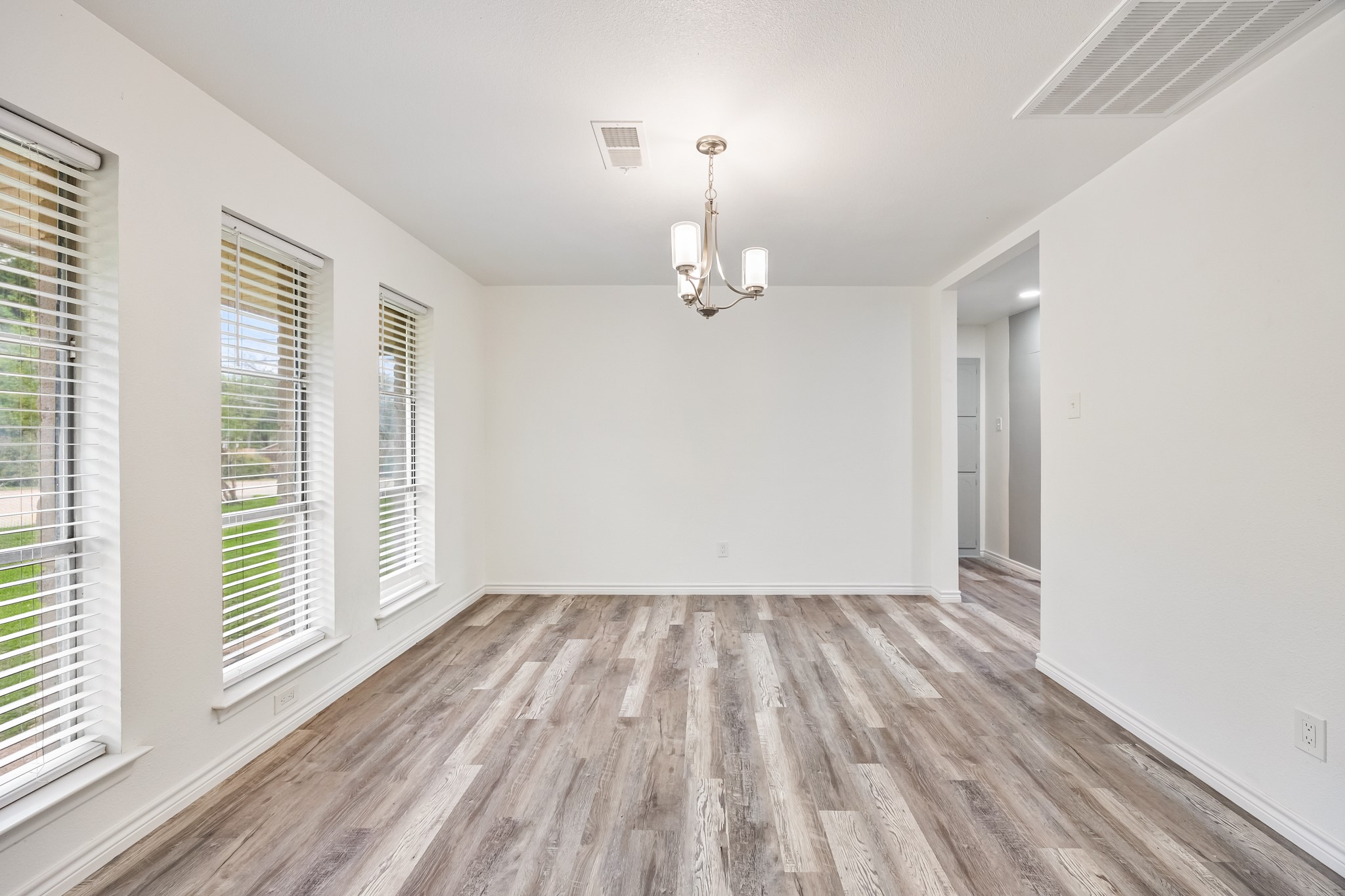 823 S Wildwood Drive Irving TX 75060