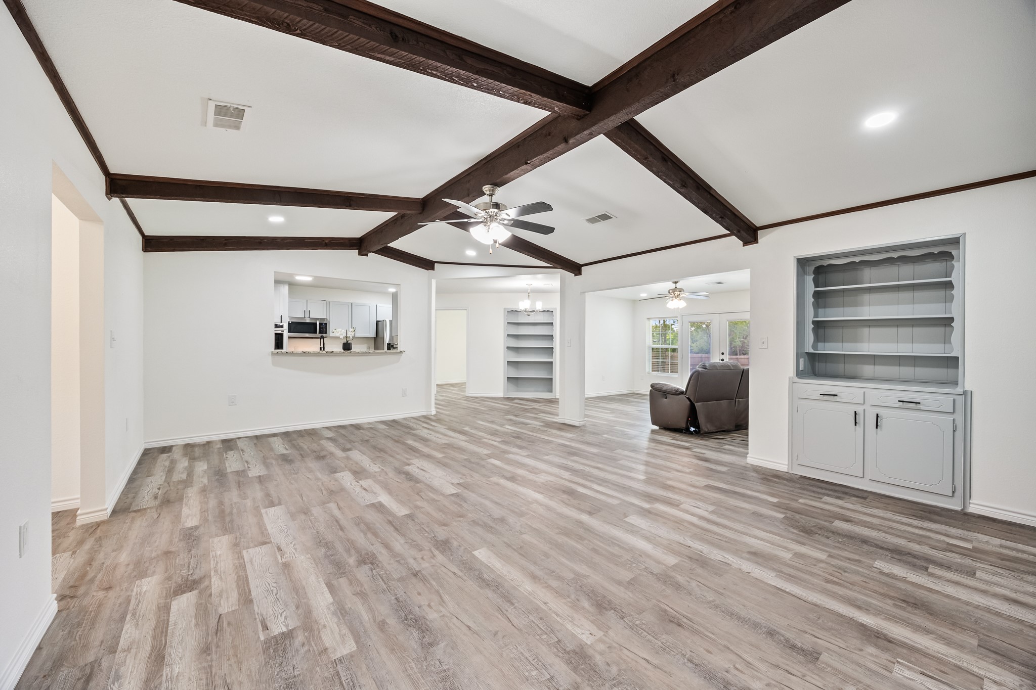 823 S Wildwood Drive Irving TX 75060