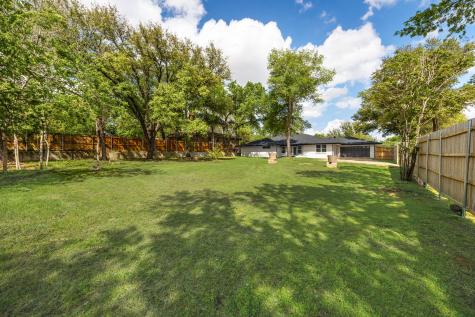 823 S Wildwood Drive Irving TX 75060