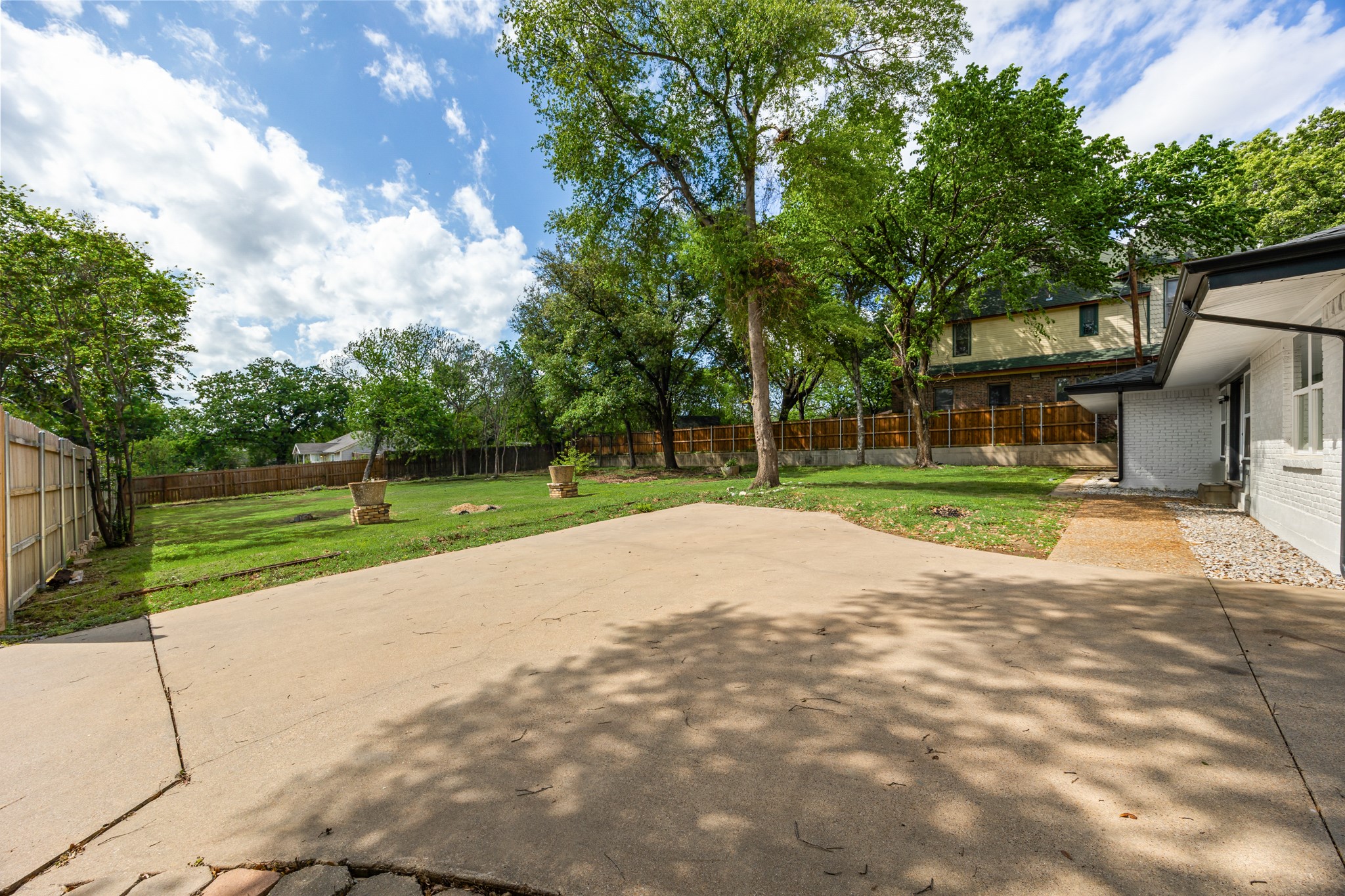 823 S Wildwood Drive Irving TX 75060