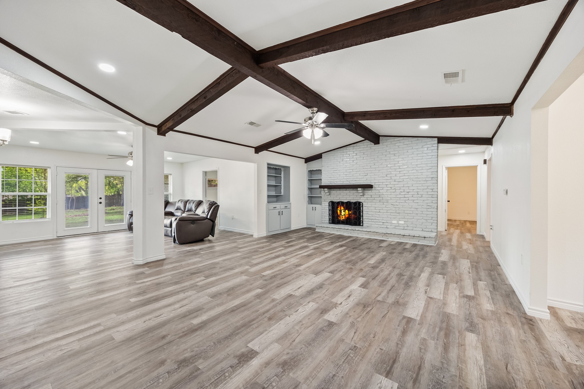 823 S Wildwood Drive Irving TX 75060