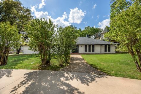 823 S Wildwood Drive Irving TX 75060