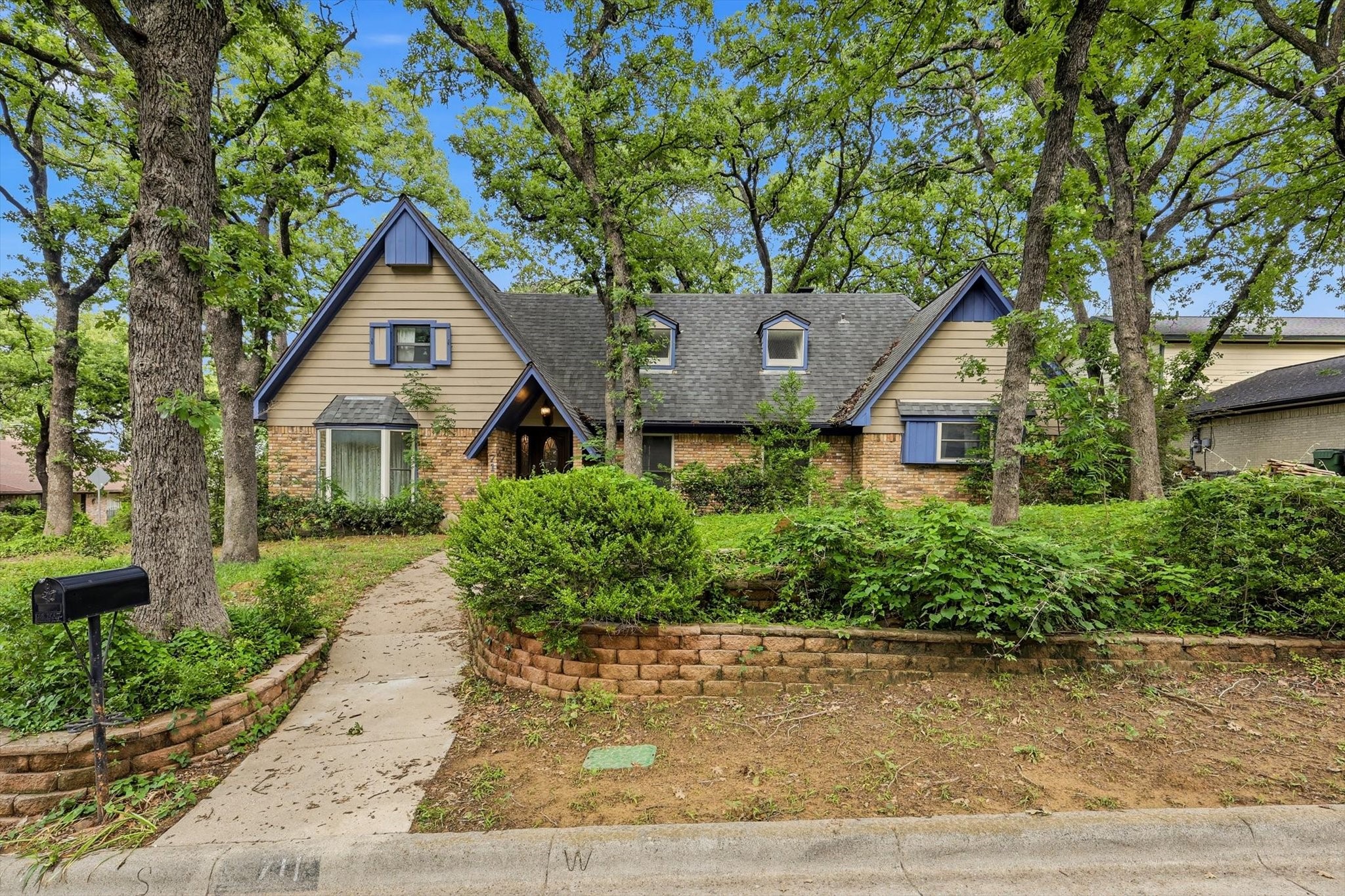 711 Tanglewood Lane Arlington TX 76012